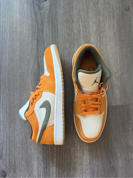 Jordan Other - Men’s Air Jordan 1 Low SE “Light Curry” Size 10